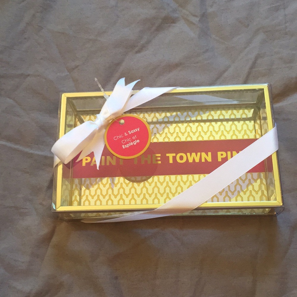 NEW! Chic & Sassy Paint The Town Pink Trinket Box